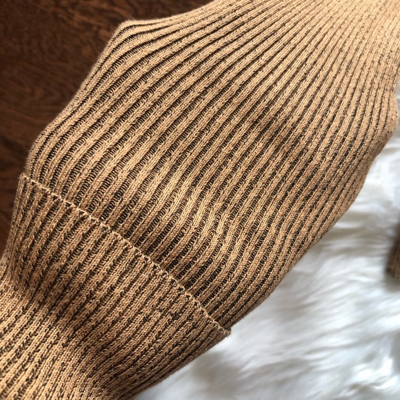 Forever 21 Ribbed Sweater Camel & Black. - Picture 10 of 11
